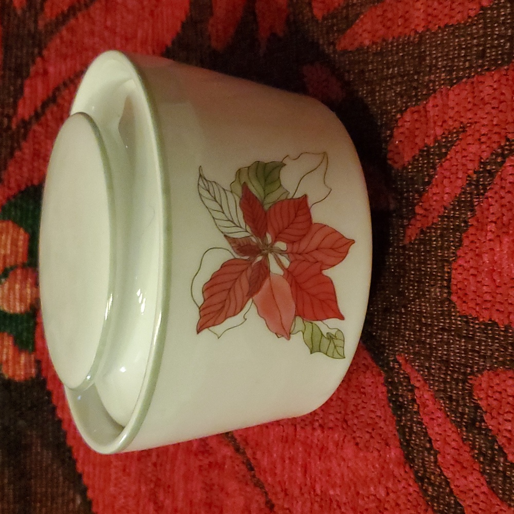 Block Spal Portugal Covered SugarBowl Poinsettia by Mary Lou Goertz